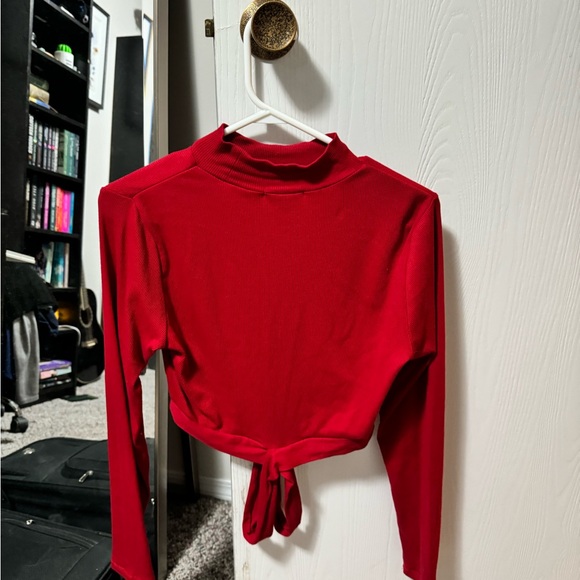 Red Crop Top Ambiance - Picture 3 of 4